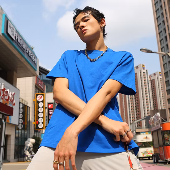 Siebdruck-schwarzes, schlichtes, individuelles, leeres Herren-Baumwoll-T-Shirt